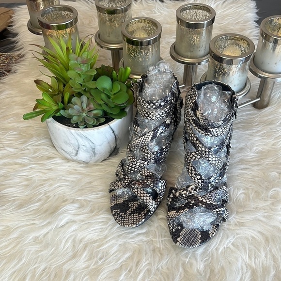 Marco Tozzi Open Toe Mid High Heel Strappy Sandal Size EU 38 - Picture 1 of 11